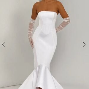 Baby Boo Emryn Strapless White Mermaid Gown with Sculpted Bodice NWT Size XL